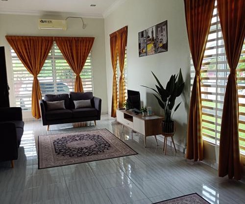 Homestay Haji Din Tronoh Perak