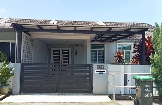 HOMESTAY KULIM SERI RAMBAI n3-bedroom house in peaceful Kulim with AC