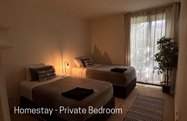 Homestay - Yarra River Boulevard - Private Room