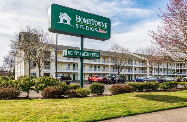 HomeTowne Studios by Red Roof Eugene - Springfield