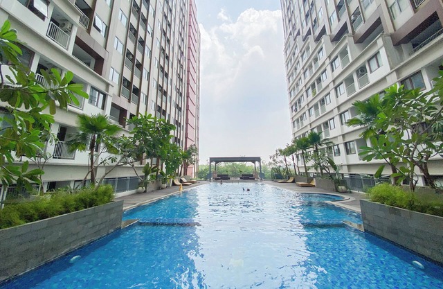 Homey and Nice 1BR at LRT City Jatibening Apartment