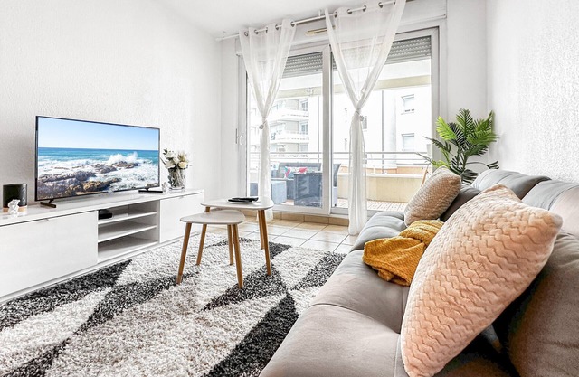 Homey Rest - Free parking/Near train station and Geneva