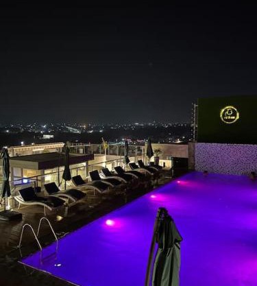 Homies-Mocha 1 BHK Rooftop Pool