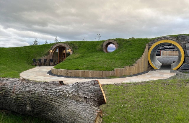 Honeybee Home - a hobbit hut that sleeps 4 guests in 2 bedrooms
