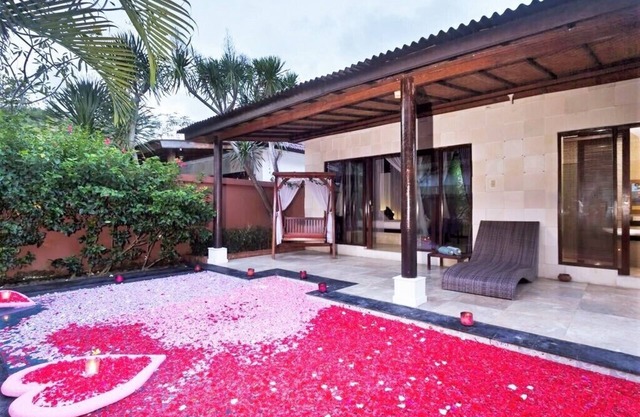 Honeymooner Villa in Kuta Near Airport