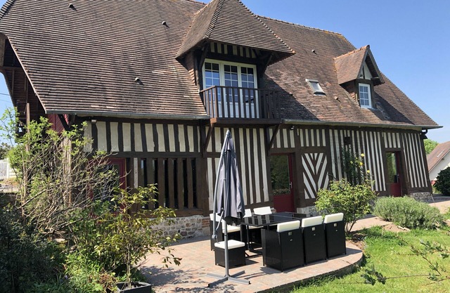 Honfleur LA CANETIÈRE, Typical Normandy gîte, with closed garage