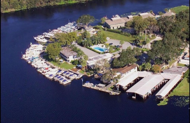 Hontoon Landing Resort & Marina