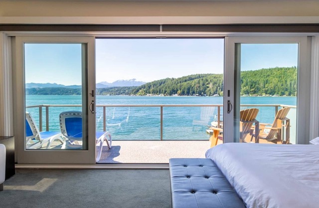 Hood Canal Resort in Union, WA, Luxury Lookout (up to 5 guests)