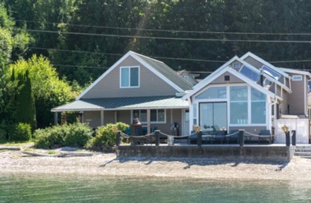 Hood Canal, WA, Waterfront Home, HotTub, Dock, Patio, Sleeps 8 (10 with Studio)