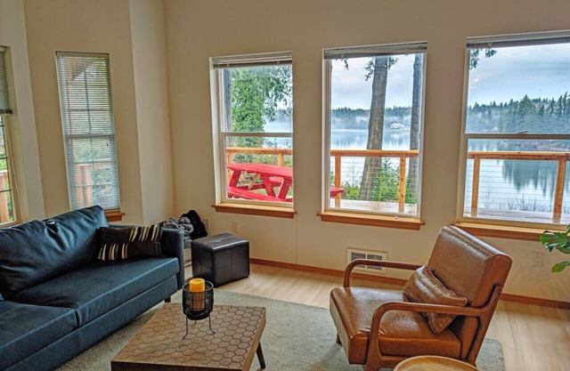 Hood Canal Waterfront - Olympic Peninsula