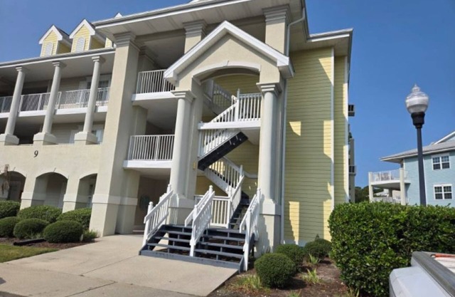 Hook Line & Sinker - Tee up and relax at our cozy 2 bedroom 2 bath condo.