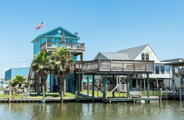 Hook, Line & Sunshine - Fisherman's Paradise