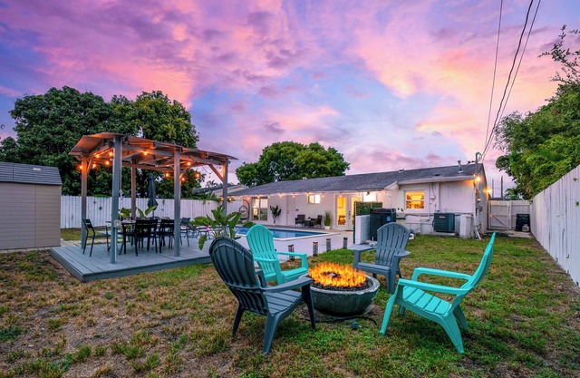 Hope Casa 4/2 Heated Pool/BBQ I by HostyMosty