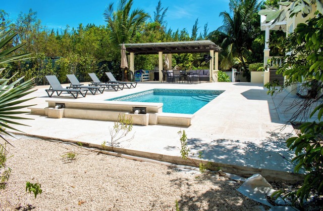 Hopewell Villa w/Pool & walk to Grace Bay beach 🏖