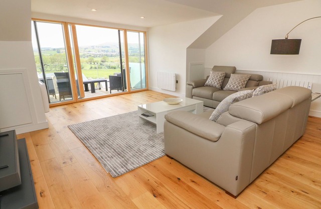 HORACE MILLS, family friendly, luxury holiday cottage in Cononley