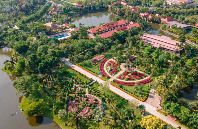 Horizon Village & Resort