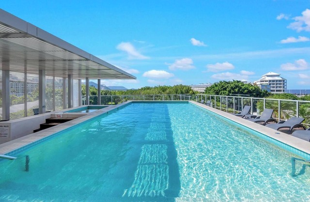 Horizons at Harbour Lights Tropical Poolside Flair