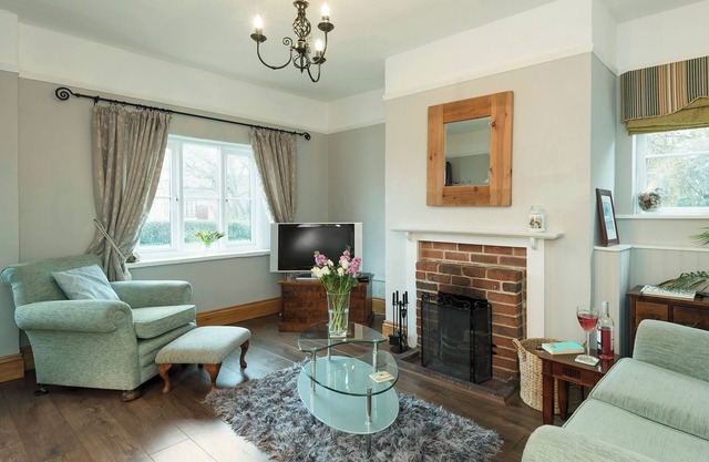 Horseshoe House - UKC2743