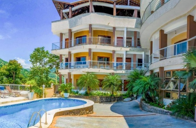 Hospedaria Vitória Mar - Family accommodation (6 adults)