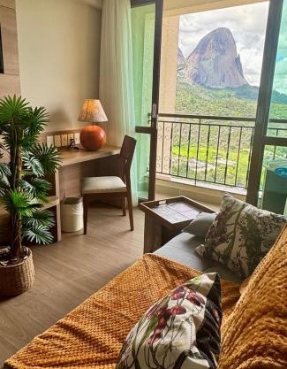 Hospede-se com charme e a melhor vista de Pedra Azul!