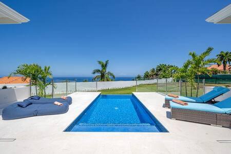 Hospitality Expert EDEN LUXE 1 Pool Beach Chef