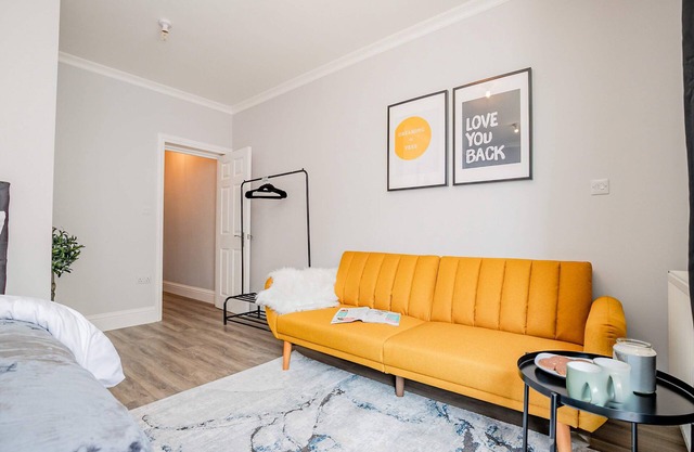 Host & Stay | Bridge Street Apartment