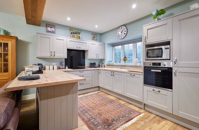 Host & Stay | Butterfly Cottage