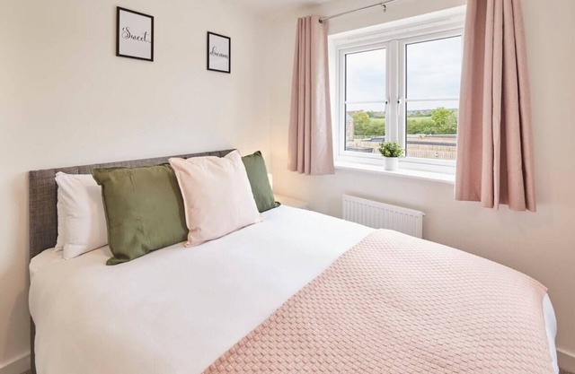 Host & Stay | Cayton Bay Cottage