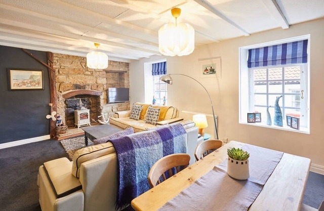 Host & Stay | Dotty's Coastal Retreat