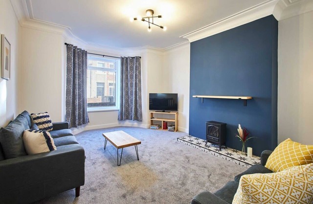 Host & Stay | Anchor House