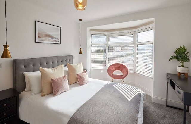 Host & Stay | Montrose View