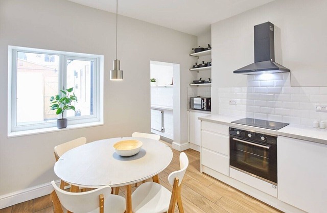 Host & Stay | Ings Lane