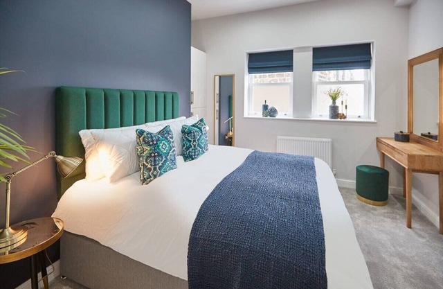 Host & Stay | Green View