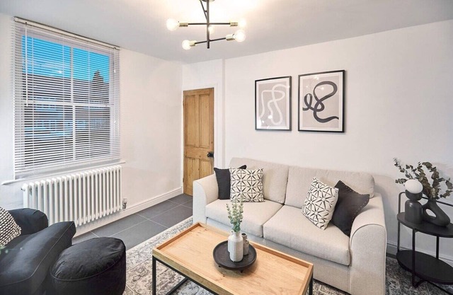 Host & Stay | High Street Cottage