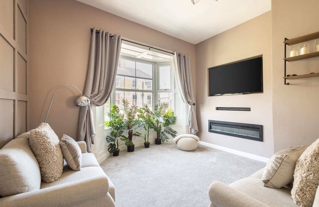Host & Stay | High Street