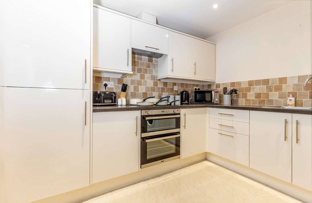 Host & Stay | Hillbrook House Apartment