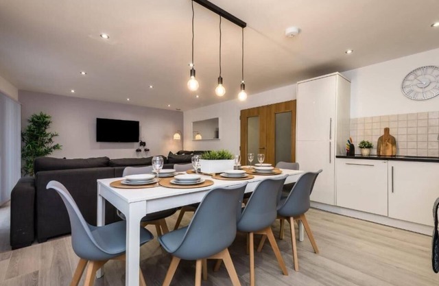 Host & Stay | Knight Street Place