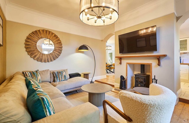 Host & Stay | Louvaine House