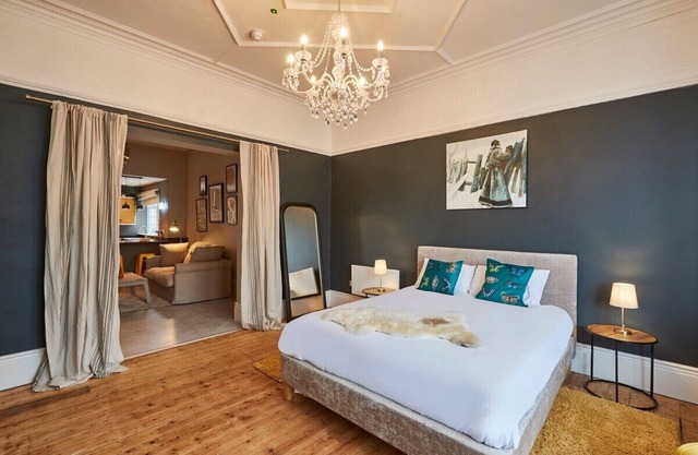 Host & Stay | Northville Arrifana