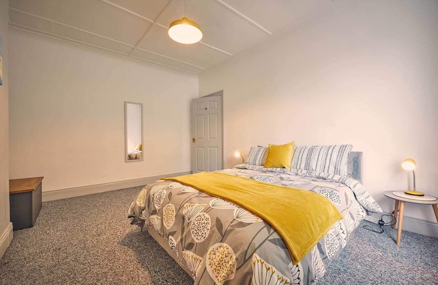 Host & Stay | Silverlinings