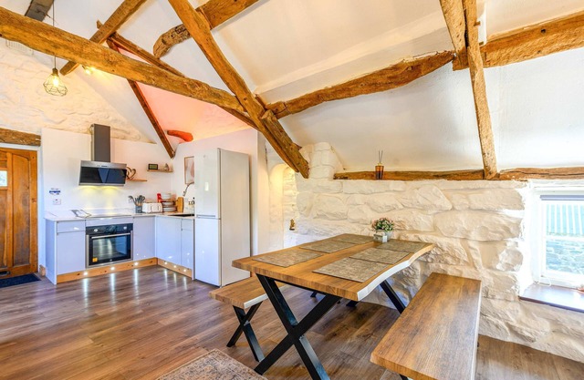 Host & Stay | The Lodge