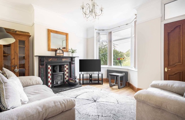 Host & Stay | The Willows