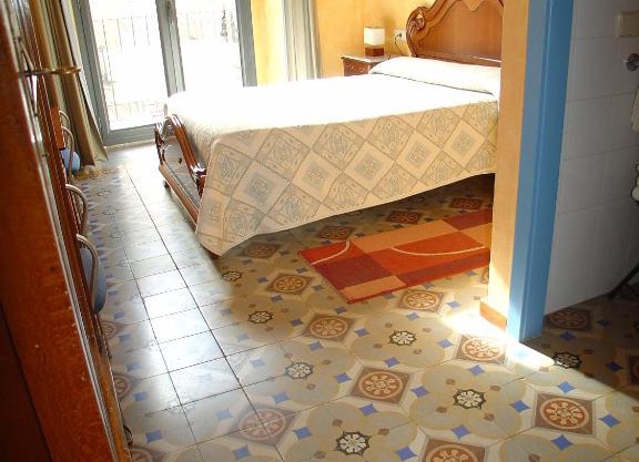 Hostal Adarnius