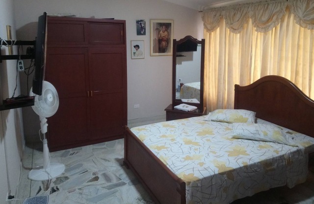 HOSTAL HOUSE LAS MERCEDES-HABITACION 1