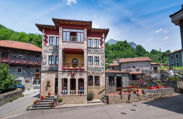 Hostal Peña Santa