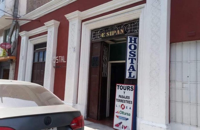 Hostal Virrey & Tours