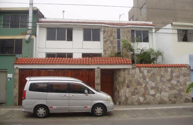 HOSTING HOUSE & HOME