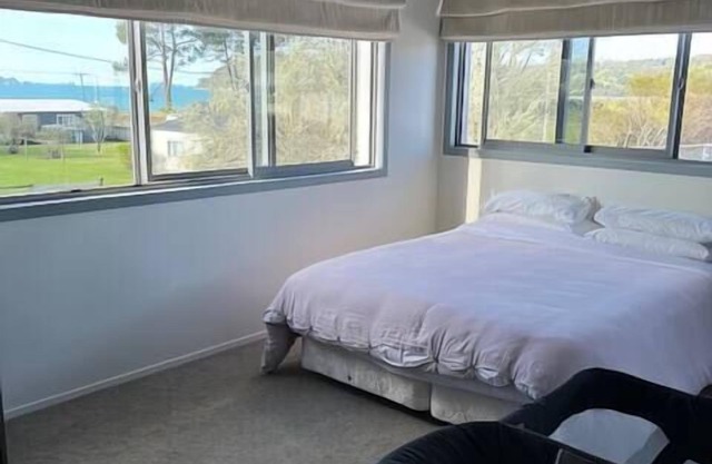 Hosts on the Coast Reel Escape on Banks