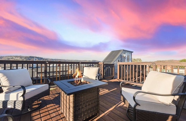 *HostWise Stays* Rooftop Deck | Off-Street Parking | Prime Location!