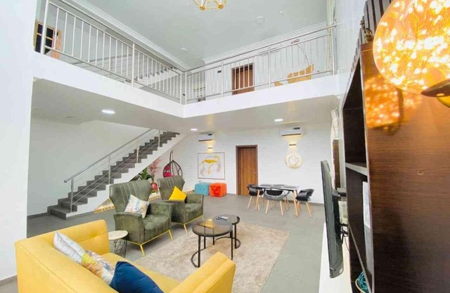 Hot 3 bedroom terrace with private cafe and laundry